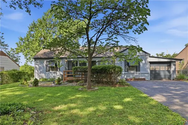 8816 Daniel Boone Road, Kansas City, MO 64114
