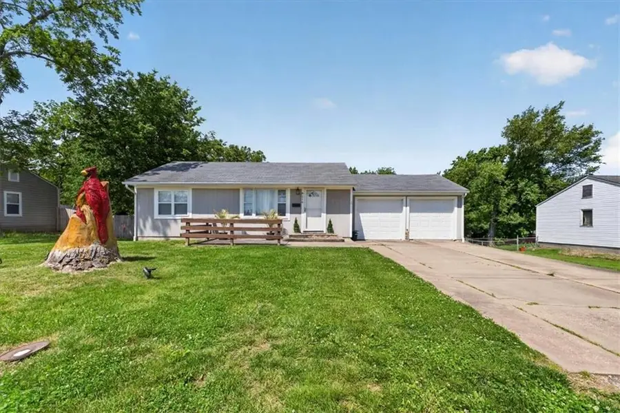8216 Sterling Avenue, Raytown, MO 64138 - #2