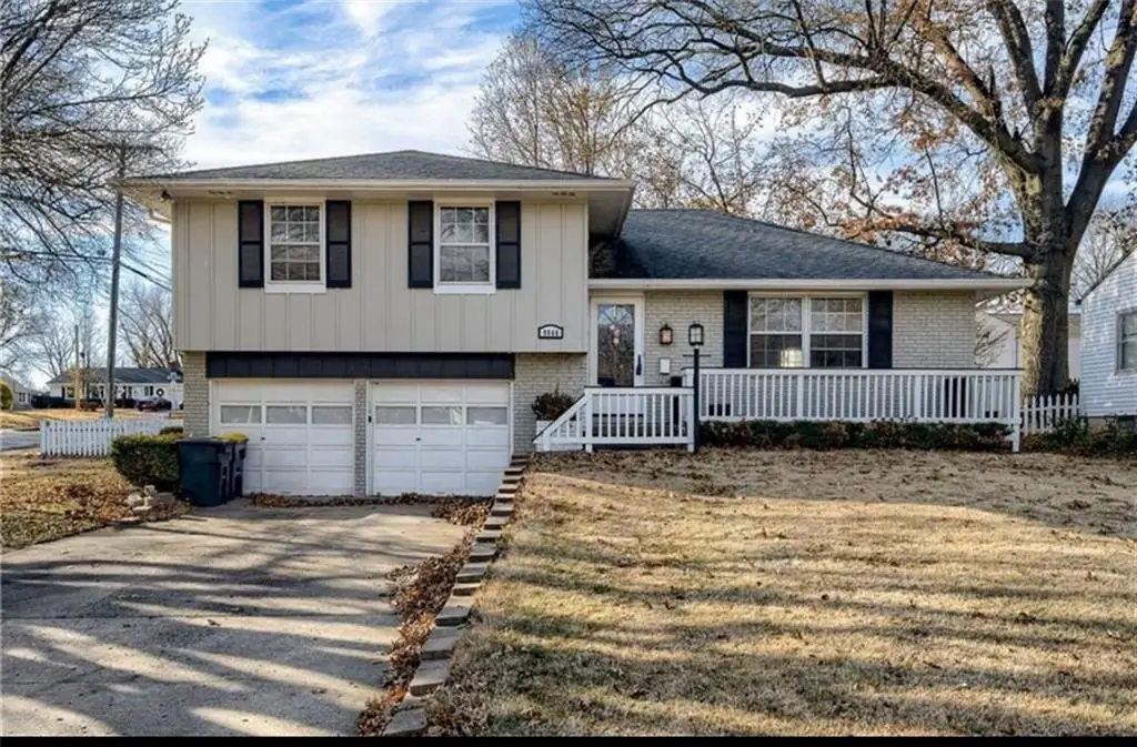 8844 Summit Street, Kansas City, MO 64082 - #1