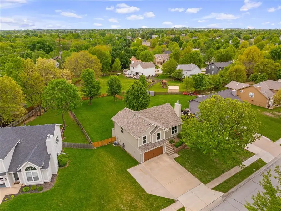 21505 W 50th Street, Shawnee, KS 66226 - #2