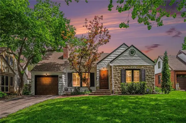5441 Aberdeen Road, Fairway, KS 66205