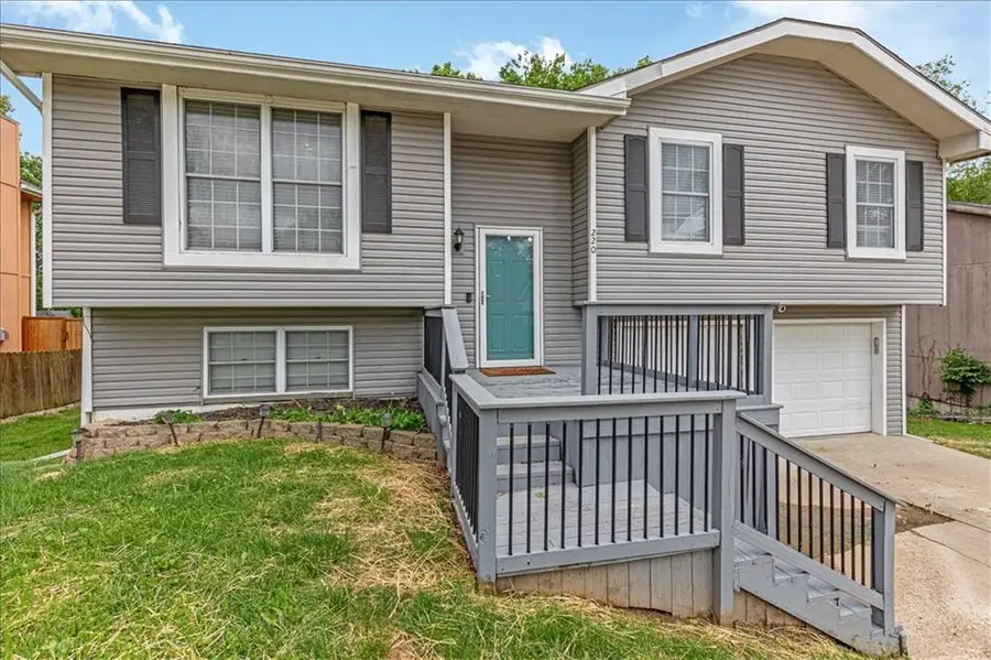 220 Debra Street, Lansing, KS 66043 - #3