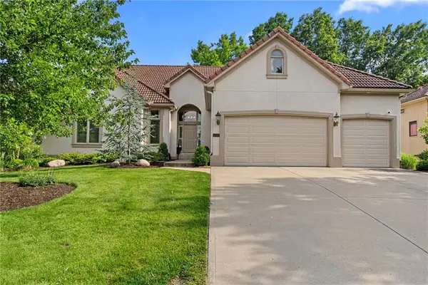10507 W 145th Terrace, Overland Park, KS 66221