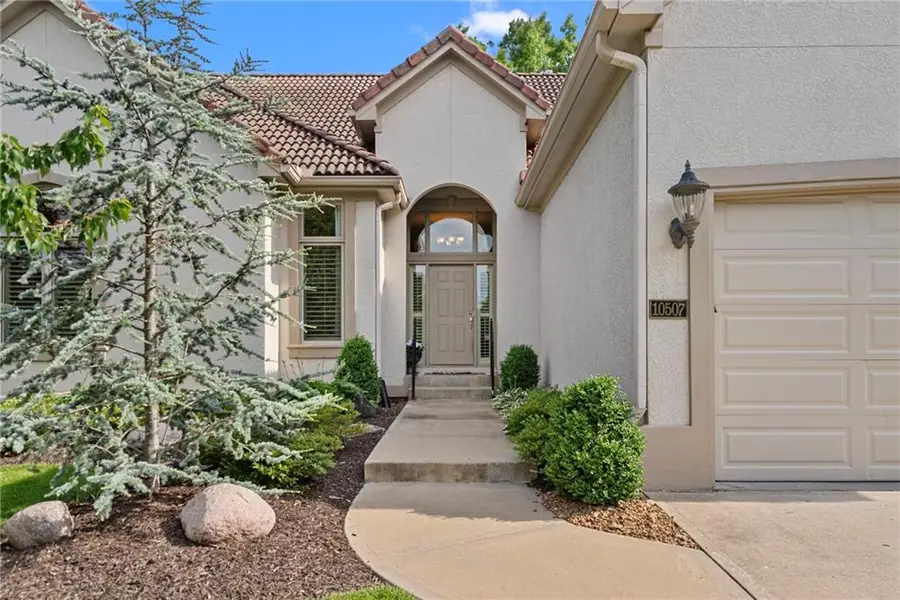 10507 W 145th Terrace, Overland Park, KS 66221 - #2