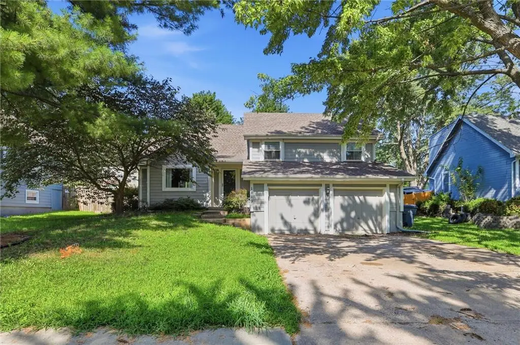 1819 S Stagecoach Drive, Olathe, KS 66062 - #1