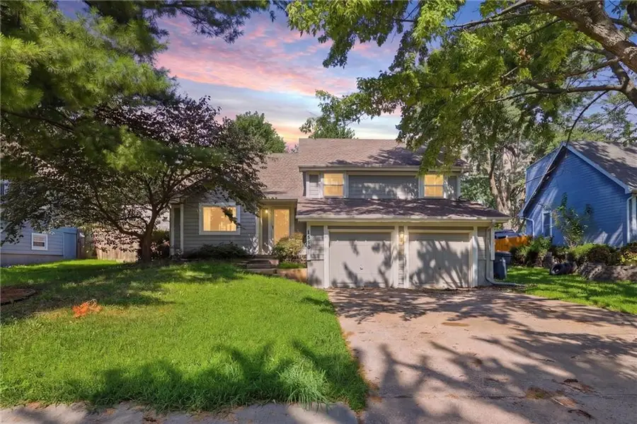 1819 S Stagecoach Drive, Olathe, KS 66062 - #2