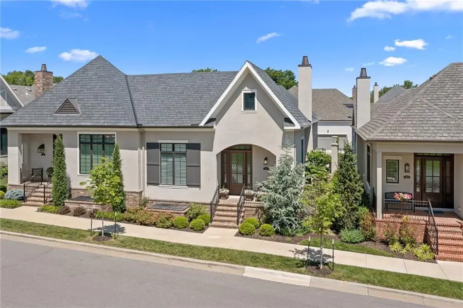 9257 Parkside Drive, Prairie Village, KS 66207 - #2