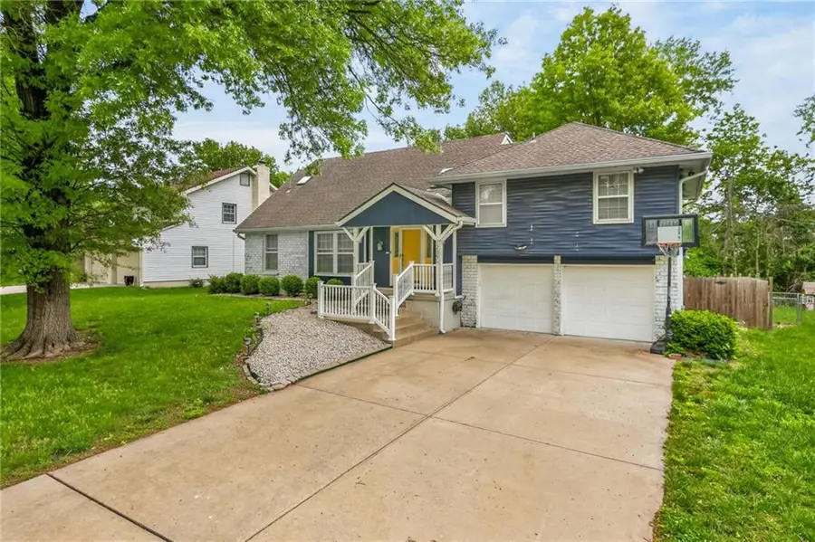 7209 N Woodland Avenue, Gladstone, MO 64118 - #3