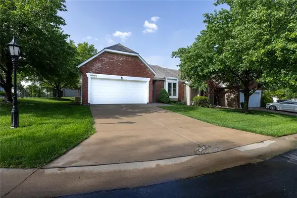 8594 Caenen Lake Court, Lenexa, KS 66215