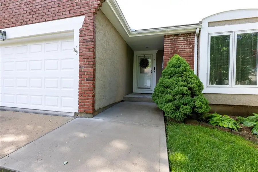 8594 Caenen Lake Court, Lenexa, KS 66215 - #3