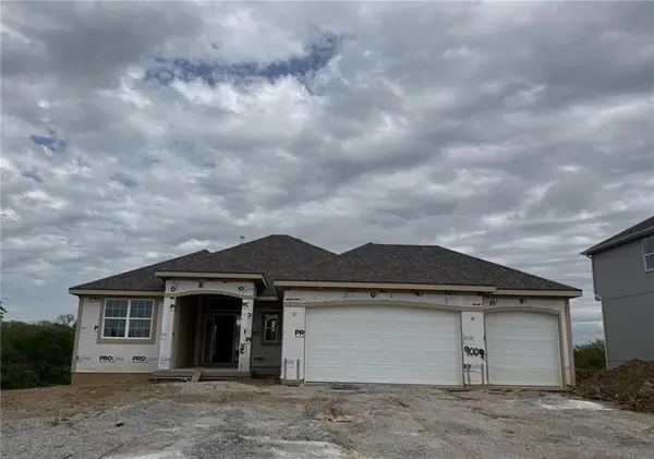 9009 N Poplar Avenue, Kansas City, MO 64156