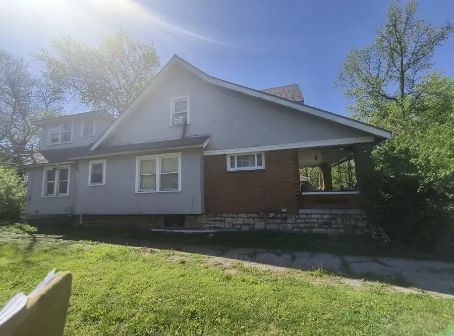 5247 Brookwood Avenue, Kansas City, MO 64130 - #3