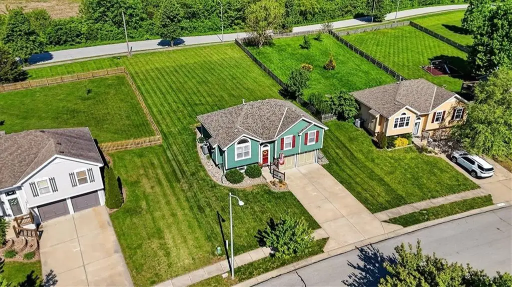 11326 N Ewing Avenue, Kansas City, MO 64156 - #1