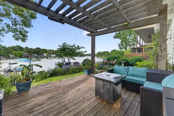 25 Beach Drive, Lake Tapawingo, MO 64015