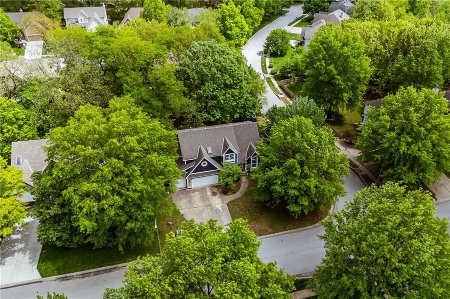 12495 S Hagan Lane, Olathe, KS 66062 - #2