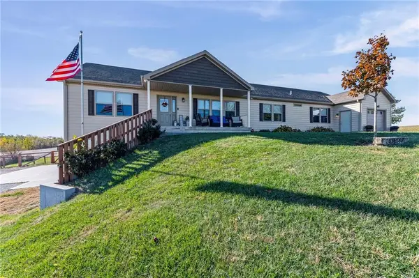 27455 Stephanie Lane, Weston, MO 64098