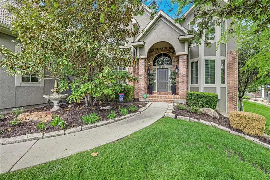 19212 W 64th Terrace, Shawnee, KS 66218 - #2