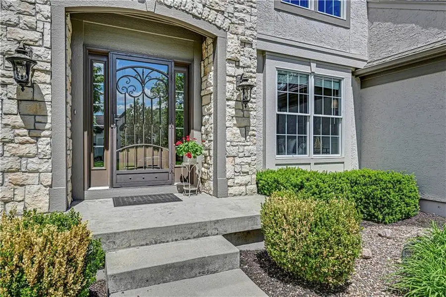 3146 W 145th Terrace, Leawood, KS 66224 - #2