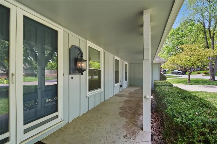 600 NE Golfview Drive, Blue Springs, MO 64014 - #3