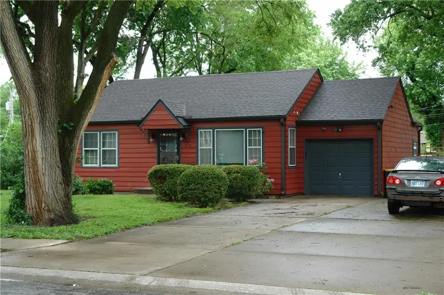 8212 Mackey Street, Overland Park, KS 66204 - #2