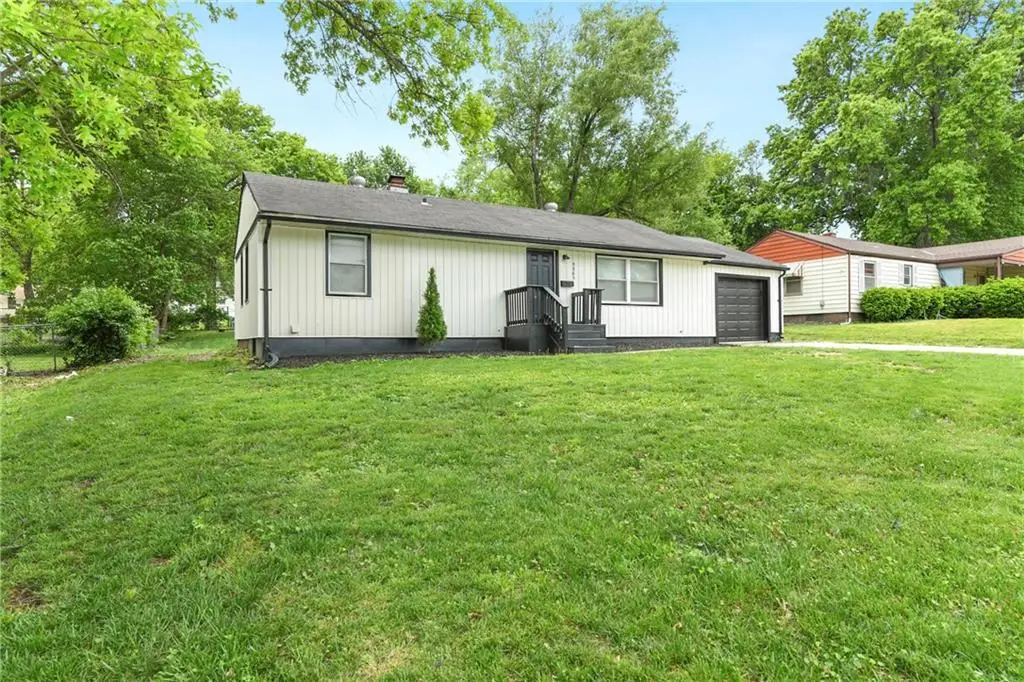 9805 E Gregory Street, Raytown, MO 64138 - #1