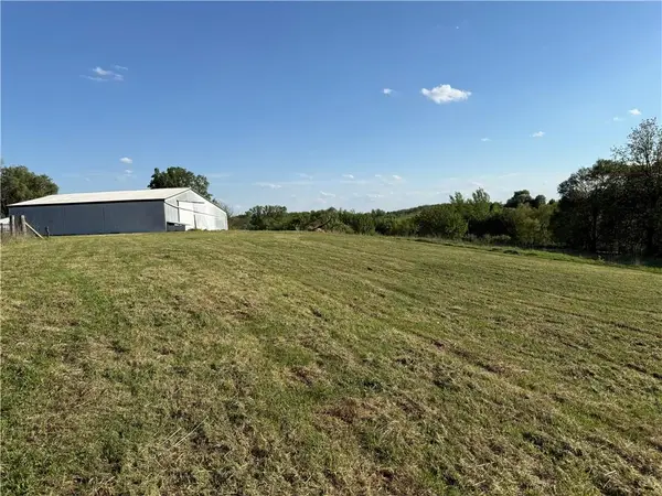 10585 Se 32nd Road, St Joseph, MO 64507
