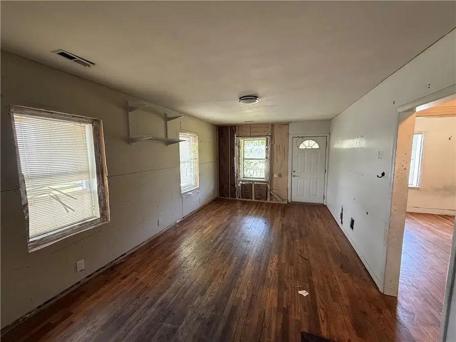 2904 NE Parvin Road, Kansas City, MO 64117 - #2