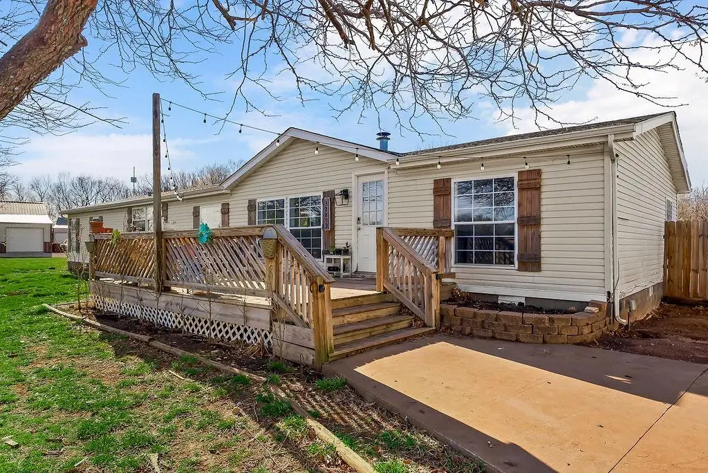 32809 NE Norton Road, Garnett, KS 66032 - #1