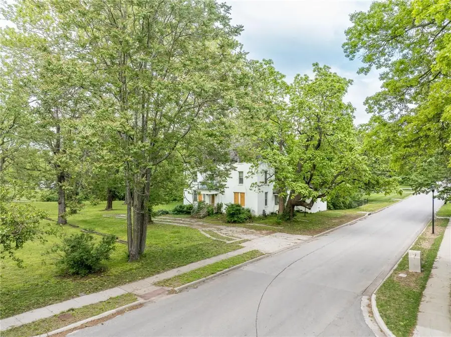 414 E Cedar Street, Olathe, KS 66061 - #3