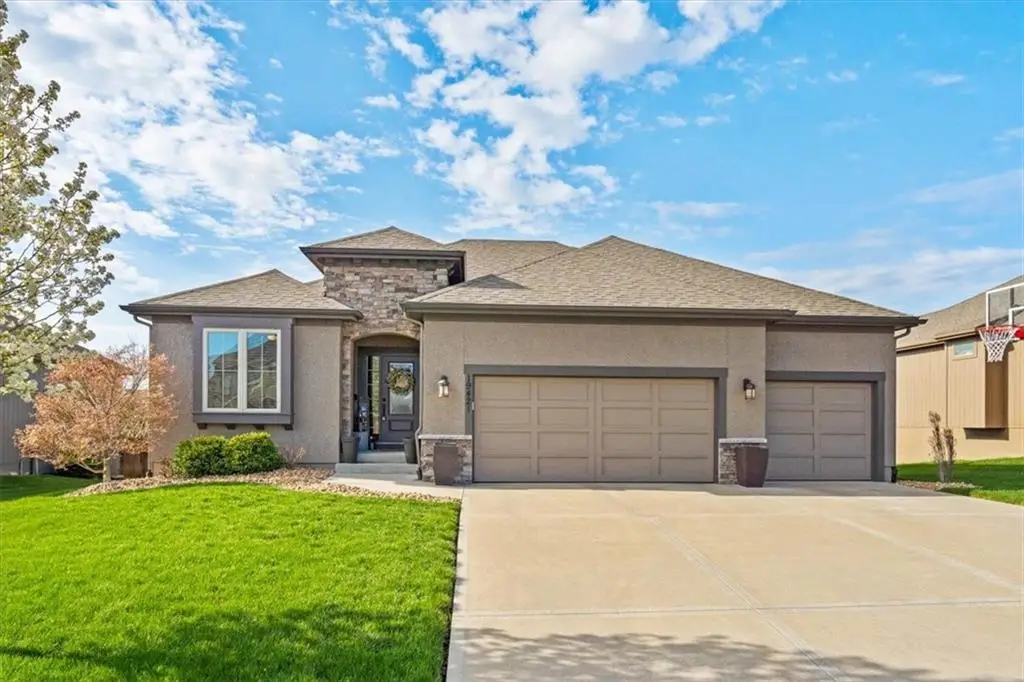 19421 W 200th Terrace, Spring Hill, KS 66083 - #1
