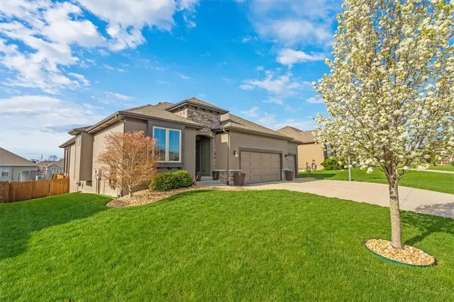 19421 W 200th Terrace, Spring Hill, KS 66083 - #2