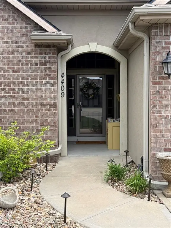 4409 Stonebridge Drive W, Saint Joseph, MO 64505 - #2