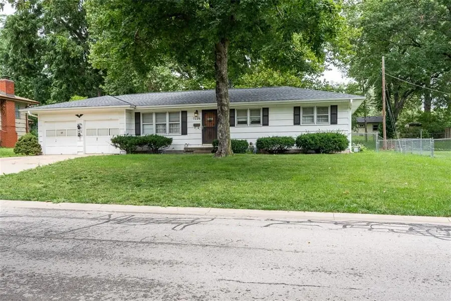 7226 Edgewood Boulevard, Shawnee, KS 66203 - #2