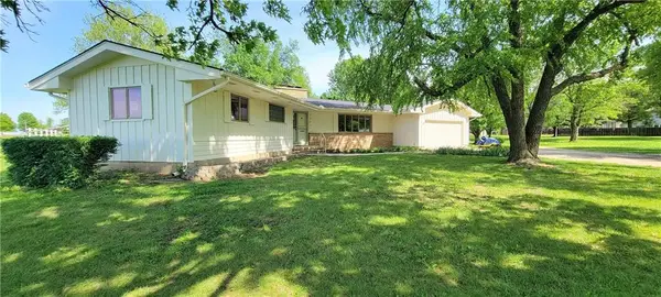 1501 N Kentucky Street, Iola, KS 66749