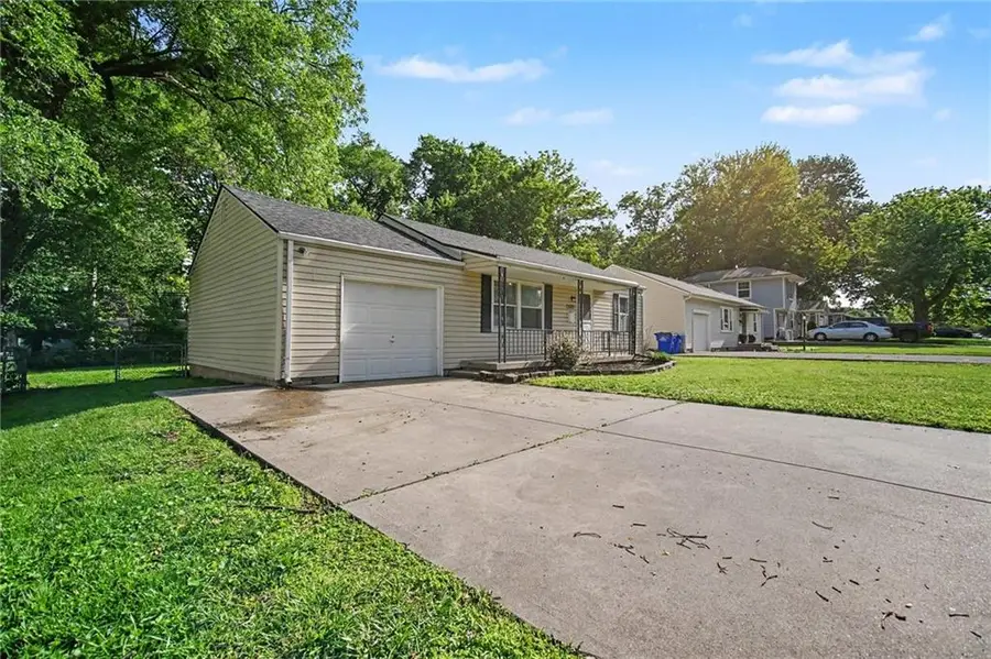 11522 W 70th Street, Shawnee, KS 66203 - #2