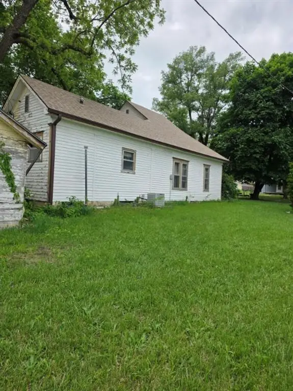 102 S E Street, Herington, KS 67449 - #2