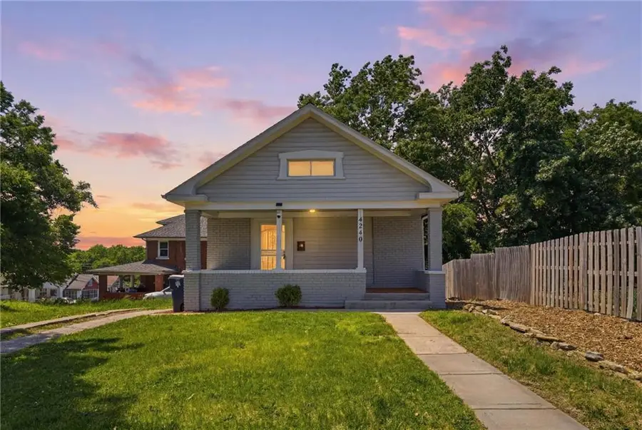 4240 Highland Avenue, Kansas City, MO 64110 - #2