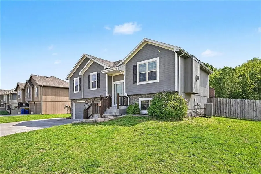 19205 Switchgrass Drive, Smithville, MO 64089 - #3