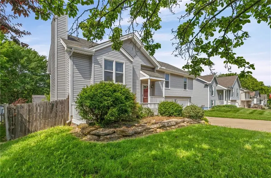 920 NE 108th Street, Kansas City, MO 64155 - #2