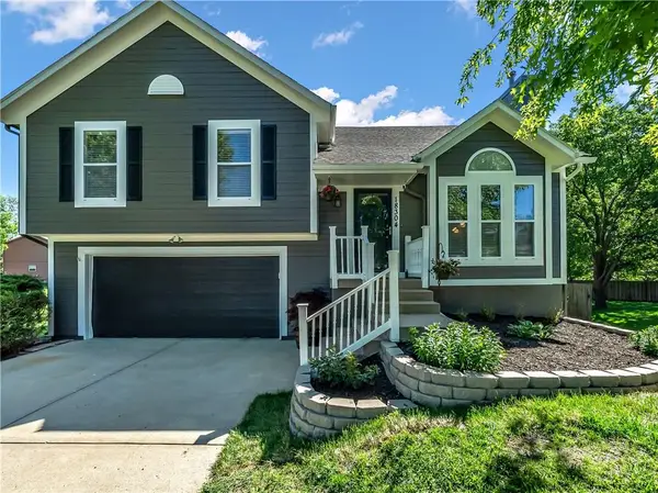 18304 W 161st Terrace, Olathe, KS 66062