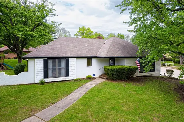 4715 Stonecrest Terrace, St Joseph, MO 64506