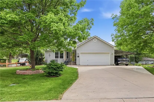 212 SE Cromwell Road, Blue Springs, MO 64014
