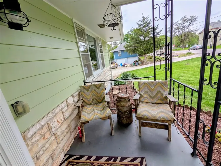 603 W 5th Street, Trenton, MO 64683 - #3
