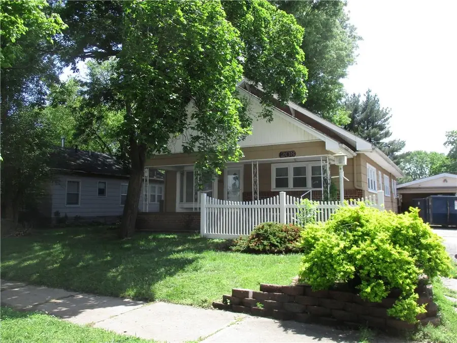 208 E 21st Street, Pittsburg, KS 66762 - #2