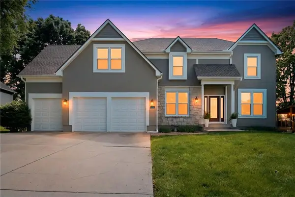 504 SE Asheville Drive, Lee's Summit, MO 64063