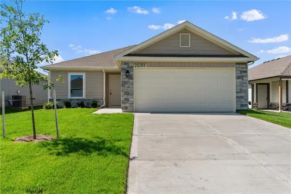 20222 W 195th Street, Spring Hill, KS 66083