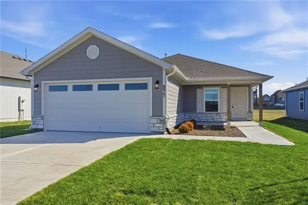 468 Valley View Drive, Tonganoxie, KS 66086