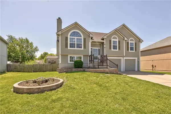 605 N Winwood Terrace, Gardner, KS 66030