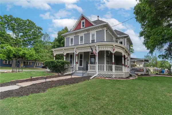 318 W Cedar Street, Olathe, KS 66061