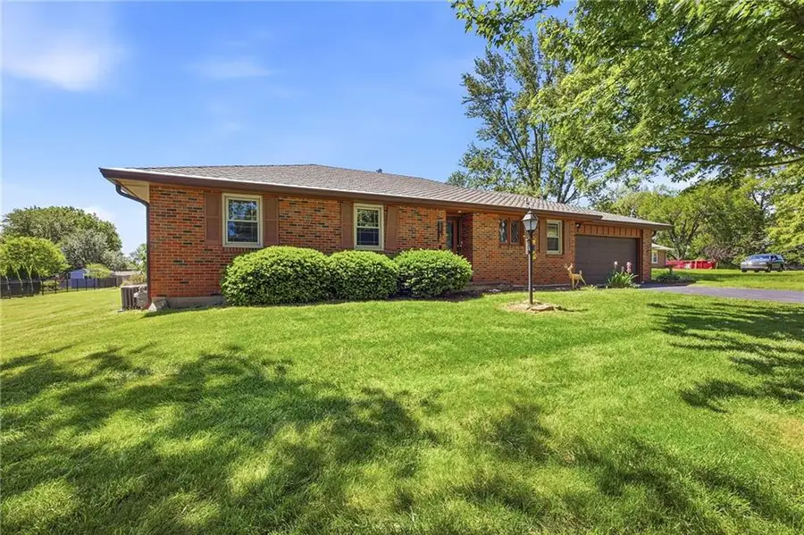 10413 W 49 Street, Shawnee, KS 66203 - #2